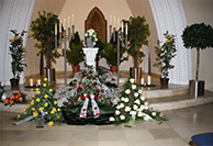 Kränze und Blumengestecke | Bestattungshaus Rogenz in Weißwasser